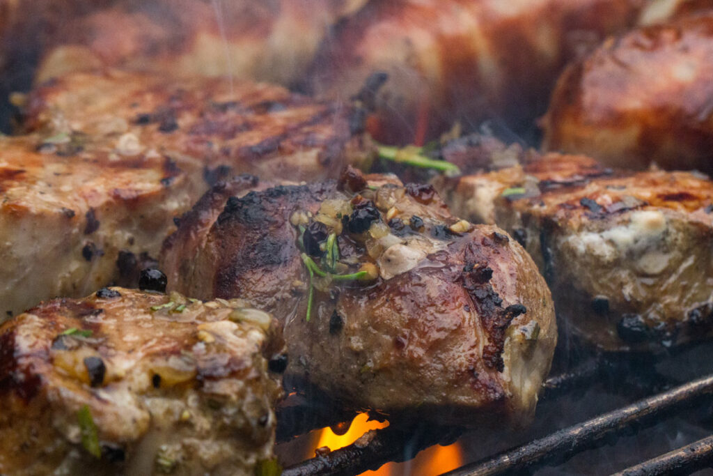 Schweinefiletsteaks auf dem Grill