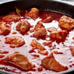 Rindergulasch mit Rauchsalz aus dem Dutch Oven